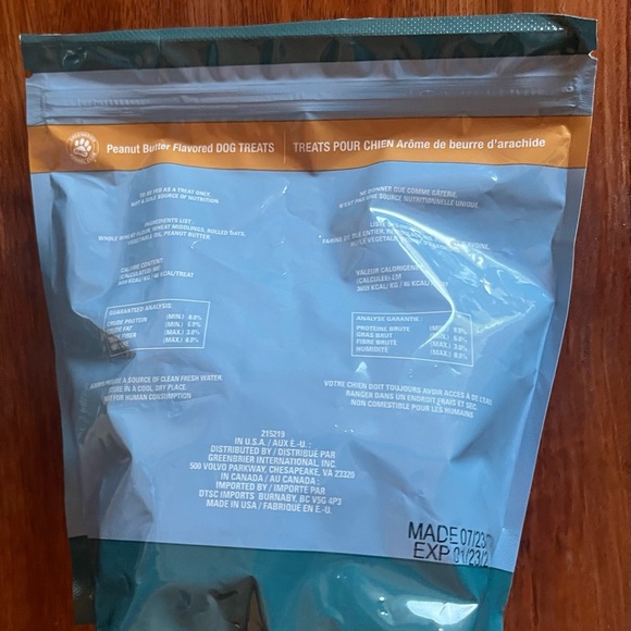 Greenbrier Kennel Club Peanut Butter Flavor Dog Biscuits. - Picture 2 of 4